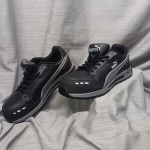 Puma Woman's Black and Gray Sneakers